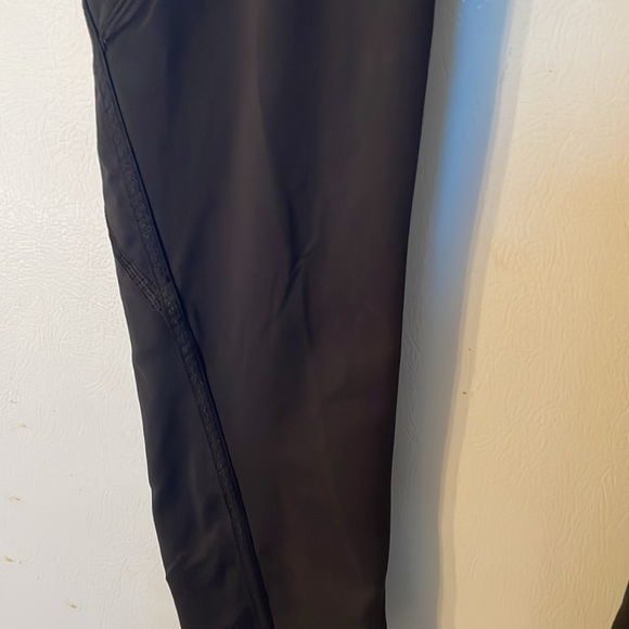 Lululemon Size 8 Black Crop Leggings - Picture 3 of 6